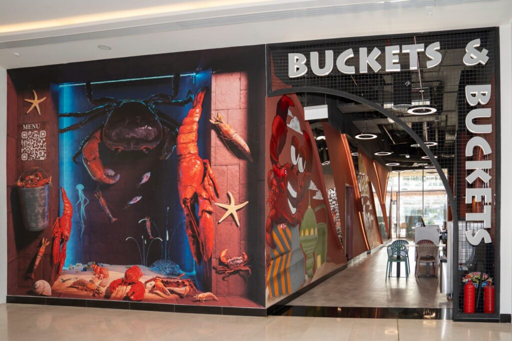 Bucket and Buckets
